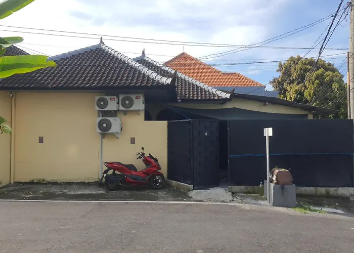 Hostel Yellow Monkey Uluwatu (Bali)